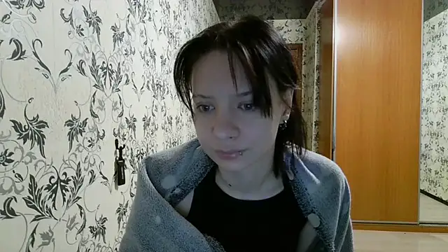 LxayBloom online show from 04-17-26, 02:03