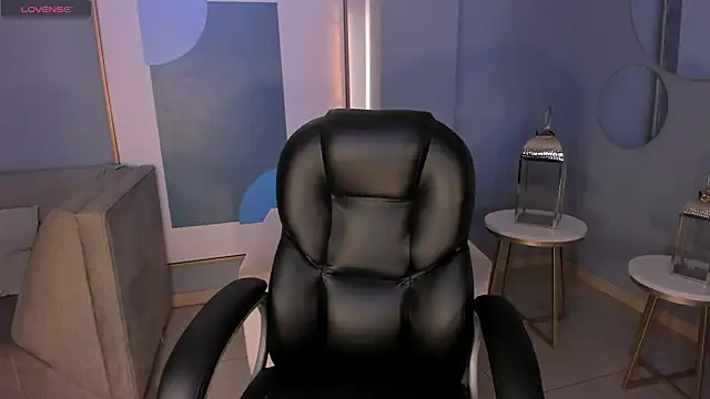 GiannaWatson online show from 06-10-26, 08:10