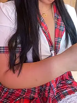 Snapshot of Lina_Velvet_ chatting on 05-17-26, 03:34 Lina Velvet online show from 05-17-26, 03:34