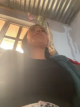 cinthia2011 online show from 02-06-26, 08:27