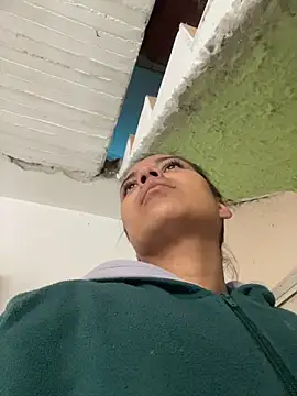 cinthia2011 online show from 02-13-26, 07:47