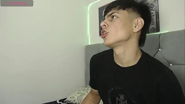 Loganjhonson19 online show from 01-12-26, 03:02