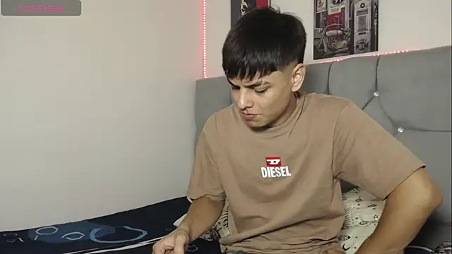 Loganjhonson19 online show from 01-11-26, 04:08