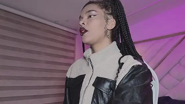 mia gatesvg online show from 03-26-26, 03:49