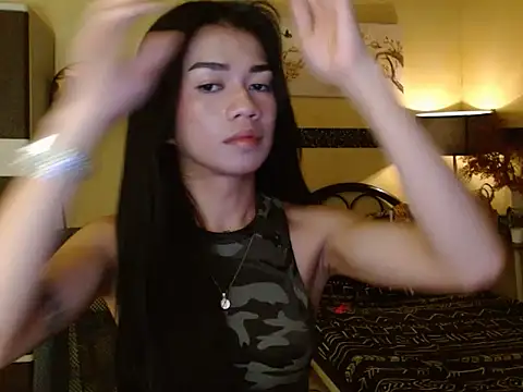 Snapshot of EnviousMaddie chatting on 05-24-26, 07:36 EnviousMaddie online show from 05-24-26, 07:36