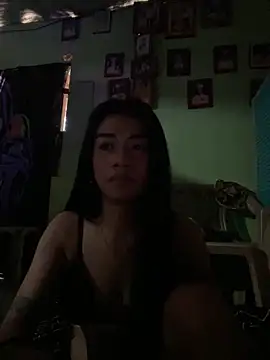 Snapshot of EnviousMaddie chatting on 04-24-26, 08:05 EnviousMaddie online show from 04-24-26, 08:05