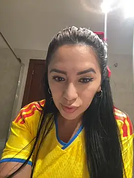 nataliia queen  online show from 06-18-26, 12:31