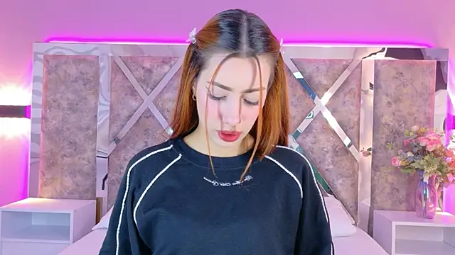 LolaGray   online show from 05-29-26, 06:58
