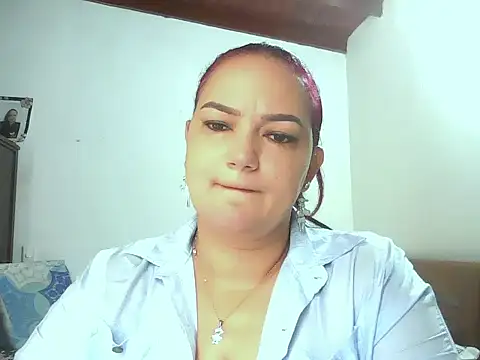 Snapshot of Roja_tentacion chatting on 01-09-26, 04:14 Roja tentacion online show from 01-09-26, 04:14