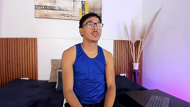 Snapshot of Julian_Dark_ chatting on 02-05-26, 03:35 Julian Dark online show from 02-05-26, 03:35