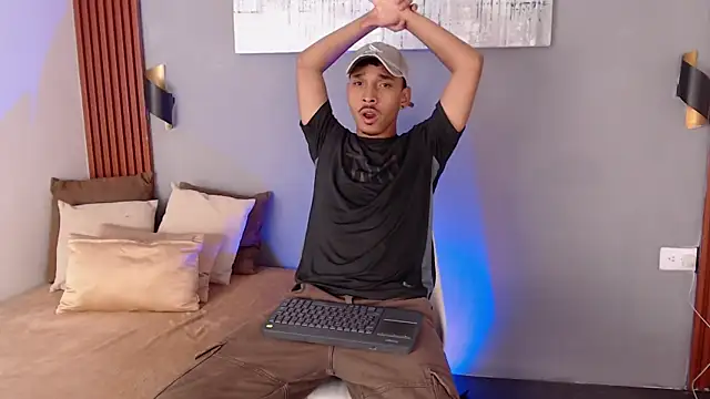 Snapshot of Julian_Dark_ chatting on 03-03-26, 04:08 Julian Dark online show from 03-03-26, 04:08