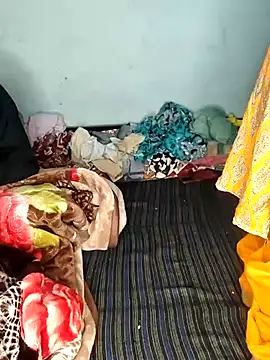 Snapshot of catstar143 chatting on 02-14-26, 05:29 catstar143 online show from 02-14-26, 05:29