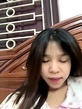 Snapshot of Lyli-122 chatting on 01-06-26, 02:48 Lyli-122 online show from 01-06-26, 02:48