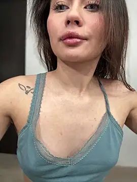 Snapshot of Stormi_th chatting on 02-01-26, 09:40 Stormi th online show from 02-01-26, 09:40