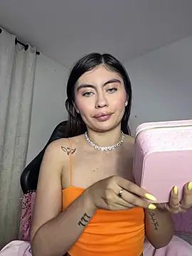 Snapshot of Stormi_th chatting on 03-02-26, 01:17 Stormi th online show from 03-02-26, 01:17