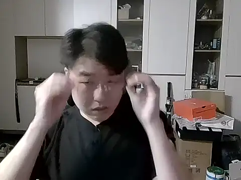 W0Ijn online show from 04-24-26, 02:57