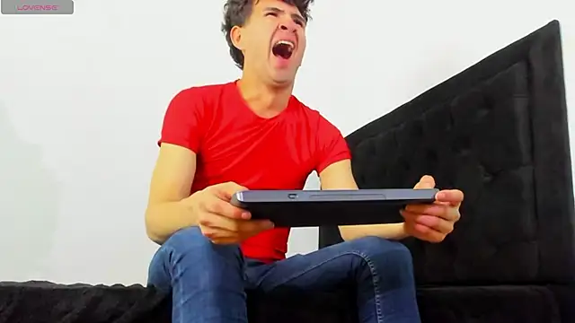 camilo model online show from 03-12-26, 02:17