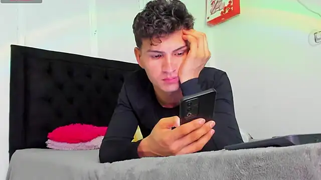 camilo model online show from 04-17-26, 04:48