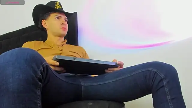 camilo model online show from 03-04-26, 06:54