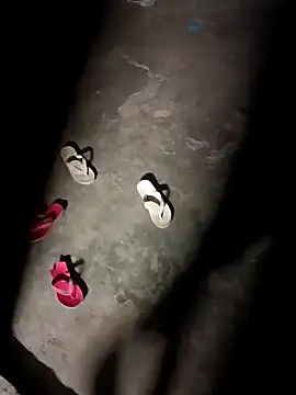 Hot hiuj online show from 04-15-26, 04:33