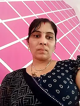 Snapshot of Hot_ree85 chatting on 02-28-26, 10:37 Hot ree85 online show from 02-28-26, 10:37