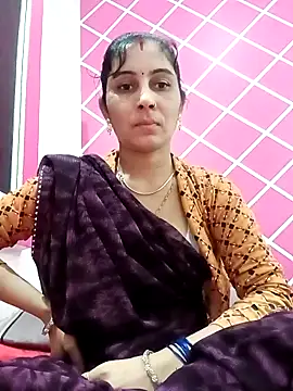 Snapshot of Hot_ree85 chatting on 02-11-26, 04:45 Hot ree85 online show from 02-11-26, 04:45