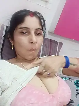 Hot ree85 online show from 05-26-26, 06:00