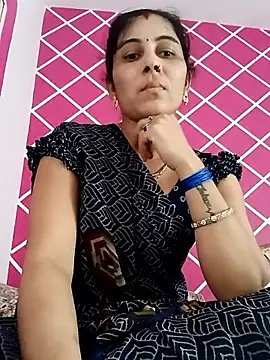 Snapshot of Hot_ree85 chatting on 02-14-26, 06:46 Hot ree85 online show from 02-14-26, 06:46