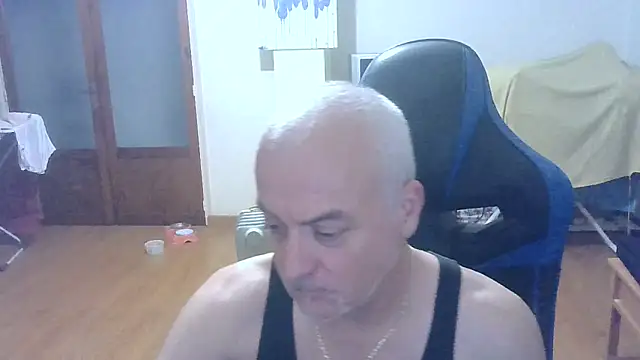 Snapshot of Antoniman9 chatting on 03-14-26, 12:38 Antoniman9 online show from 03-14-26, 12:38