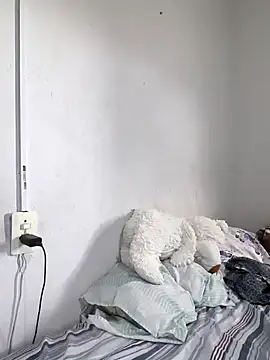 Snapshot of Larissinha015 chatting on 02-28-26, 07:46 Larissinha015 online show from 02-28-26, 07:46