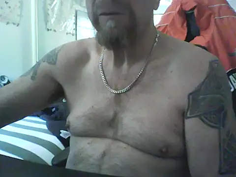 Snapshot of loudandproud chatting on 06-22-26, 01:11 loudandproud online show from 06-22-26, 01:11