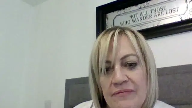 Milfshake227 online show from 04-18-26, 09:37