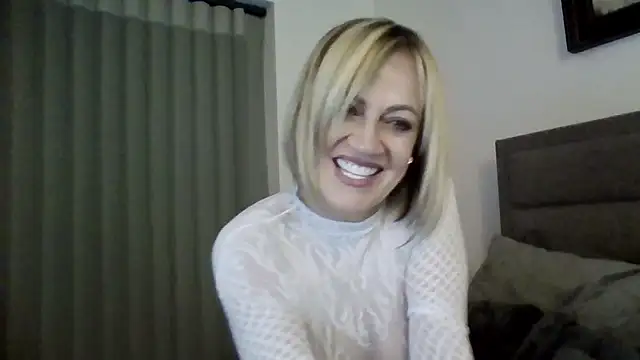 Milfshake227 online show from 03-12-26, 01:44