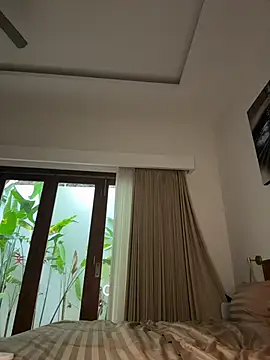 Snapshot of Milly_Meyson chatting on 01-10-26, 07:47 Milly Meyson online show from 01-10-26, 07:47