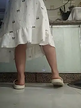 Snapshot of Xiaoyue001 chatting on 01-15-26, 01:03 Xiaoyue001 online show from 01-15-26, 01:03