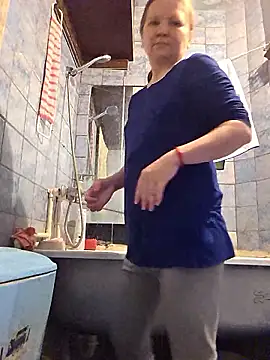 Snapshot of Didi_Evvie chatting on 01-12-26, 08:32 Didi Evvie online show from 01-12-26, 08:32