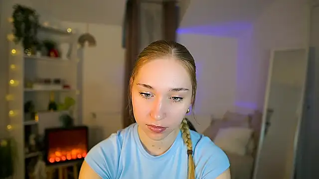 MilaBunny2000 online show from 02-27-26, 09:53