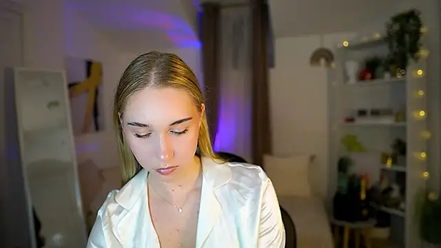 MilaBunny2000 online show from 02-05-26, 02:35