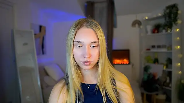 MilaBunny2000 online show from 02-13-26, 09:20