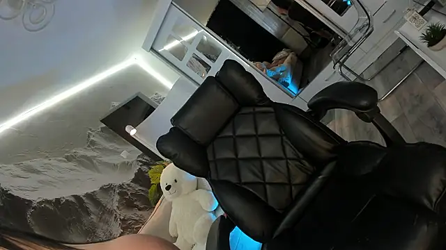 Ivy Bellee online show from 02-10-26, 06:12