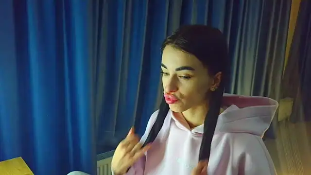 Snapshot of Vlada_Elfie chatting on 02-04-26, 08:37 Vlada Elfie online show from 02-04-26, 08:37