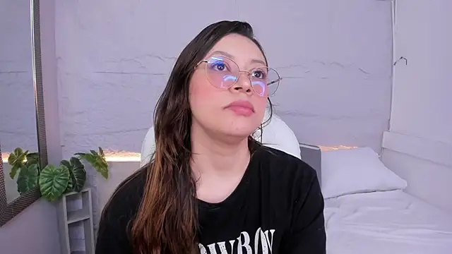 lanna 18  online show from 05-19-26, 12:01