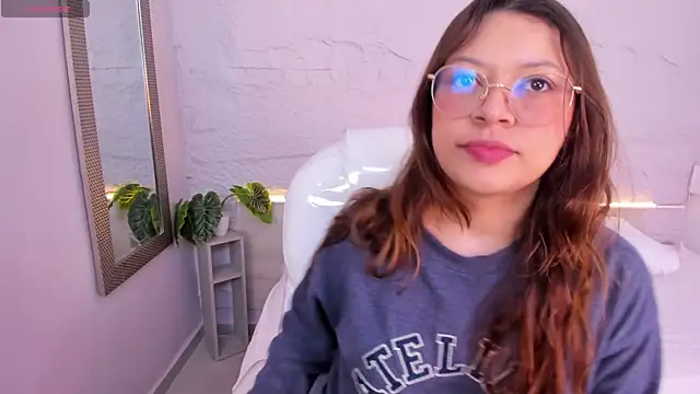 Snapshot of lanna_18_ chatting on 06-20-26, 11:48 lanna 18 online show from 06-20-26, 11:48