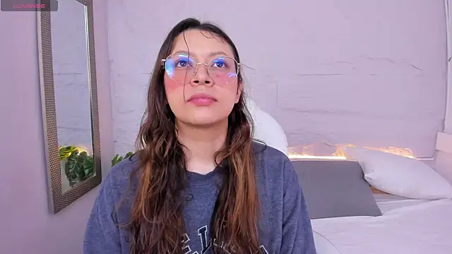 Snapshot of lanna_18_ chatting on 06-25-26, 11:37 lanna 18 online show from 06-25-26, 11:37
