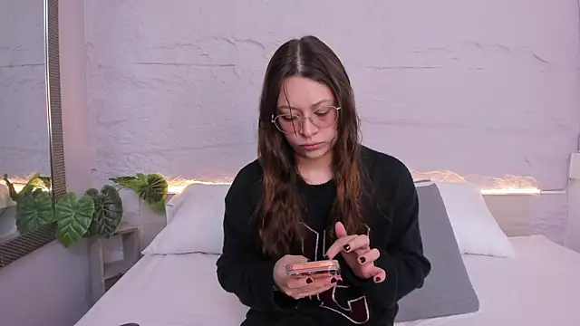 lanna 18  online show from 03-06-26, 11:49