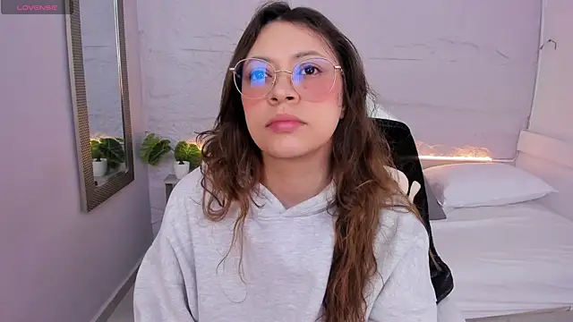 Snapshot of lanna_18_ chatting on 06-24-26, 11:42 lanna 18 online show from 06-24-26, 11:42