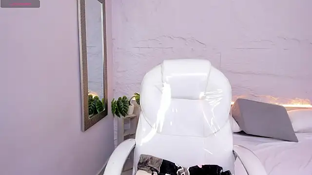 Snapshot of lanna_18_ chatting on 07-11-26, 11:43 lanna 18 online show from 07-11-26, 11:43