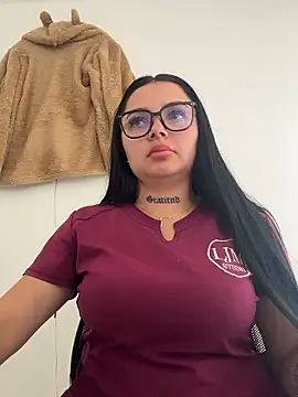 Snapshot of Mia__Bloom chatting on 01-08-26, 02:45 Mia Bloom online show from 01-08-26, 02:45