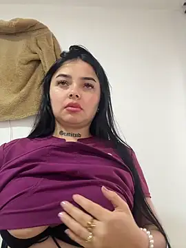 Snapshot of Mia__Bloom chatting on 02-05-26, 12:45 Mia Bloom online show from 02-05-26, 12:45