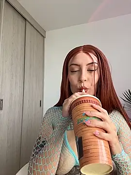 alesziarose  online show from 06-06-26, 09:53